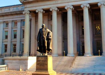 Отчет Казначейства США: Богатейшие американцы уклоняются от уплаты миллиардов налогов