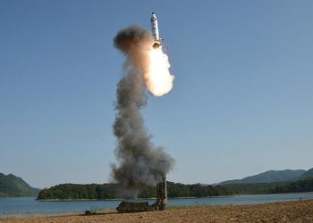 North Korea fires 2 missiles from pyongyang airport,south korea says