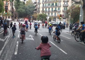 Biking to school: Barcelona has a car-free hour every Friday