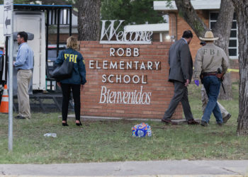 Texas Governor: teen warned he was about to attack Elementary School